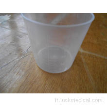 Plastica usa e getta che misura una tazza di medicina da 60 ml